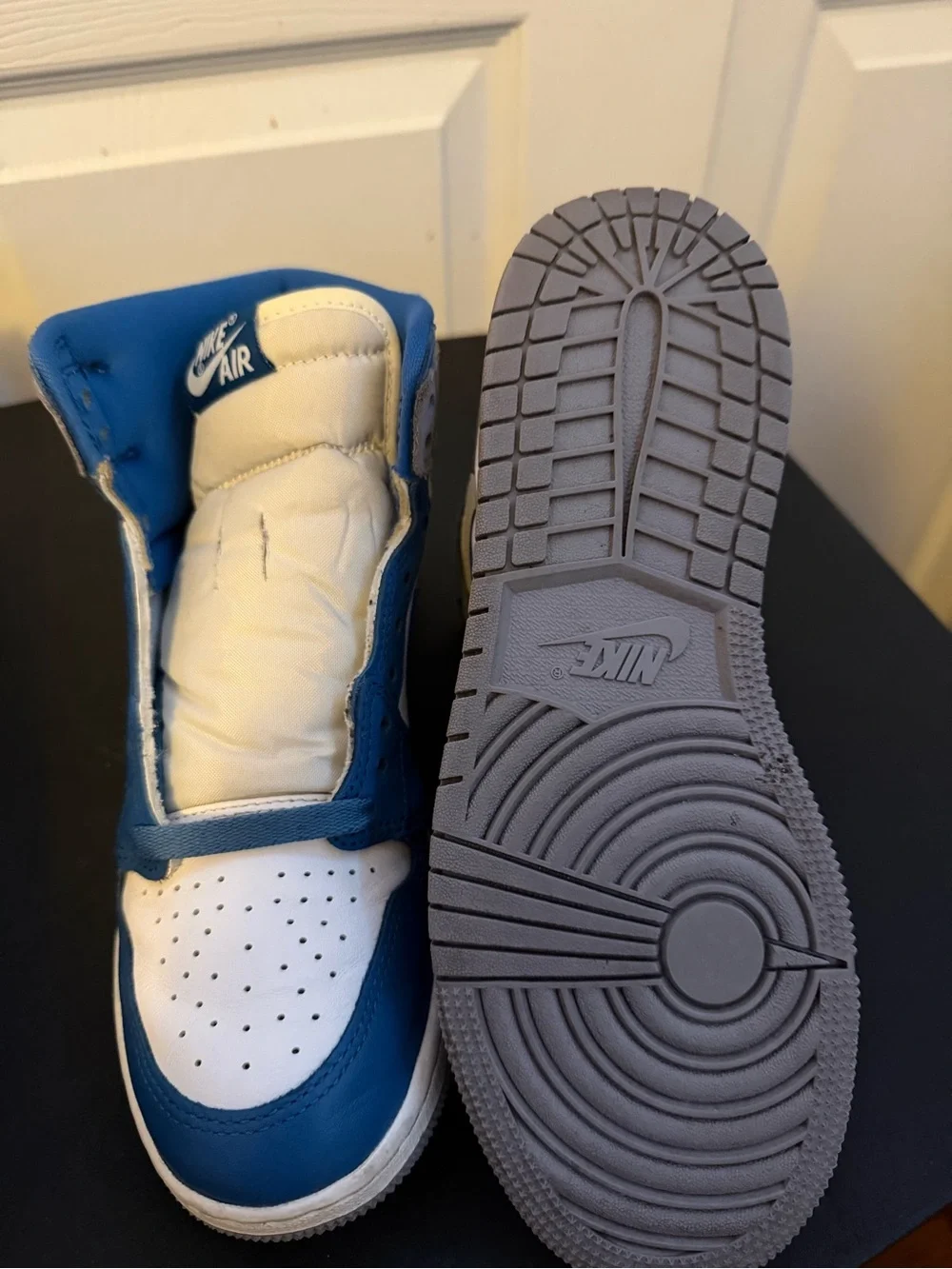 Nike Air Jordan 1 High Top White Blue Gray